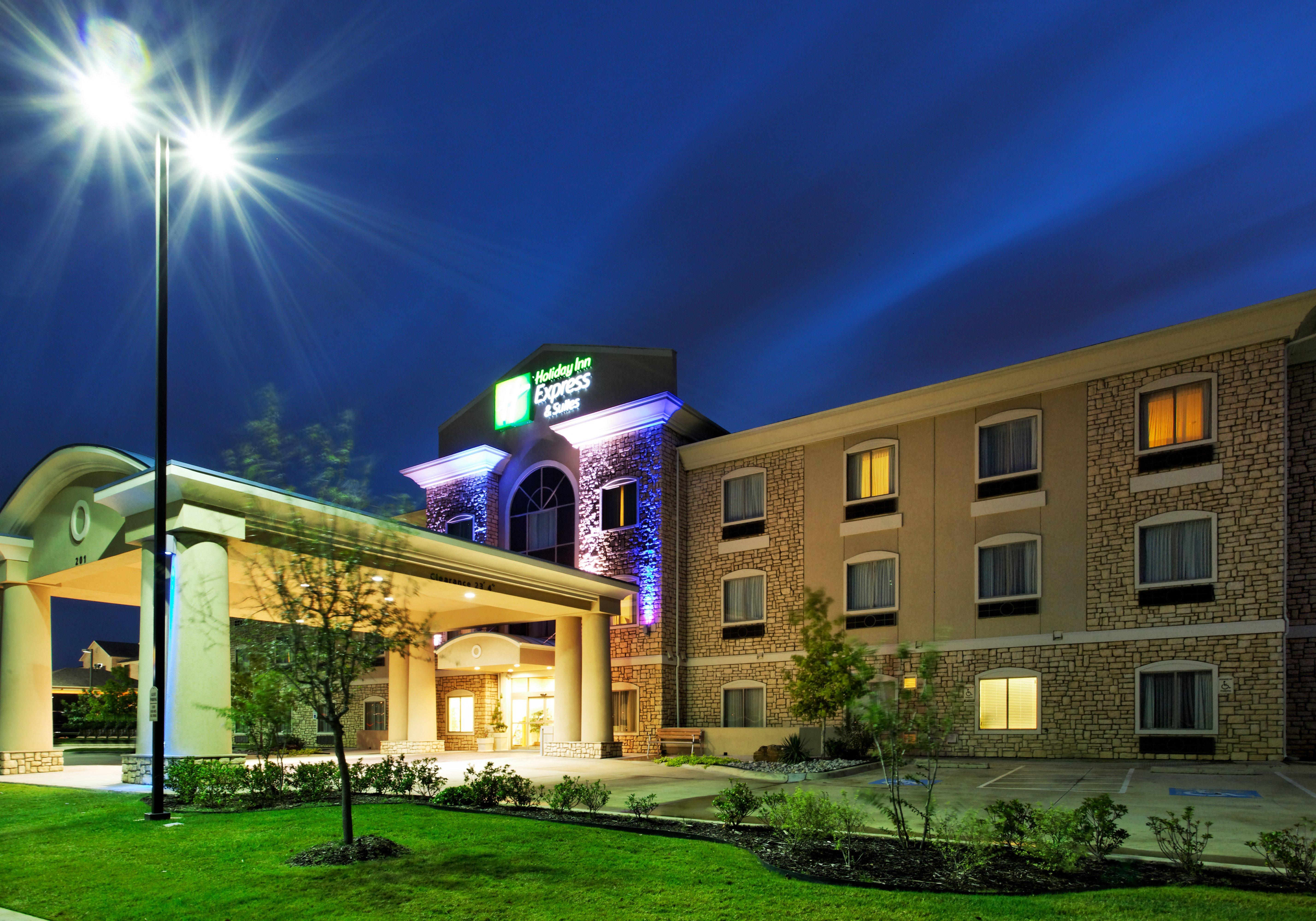 Holiday Inn Express Hotel & Suites Mansfield By Ihg Exterior photo