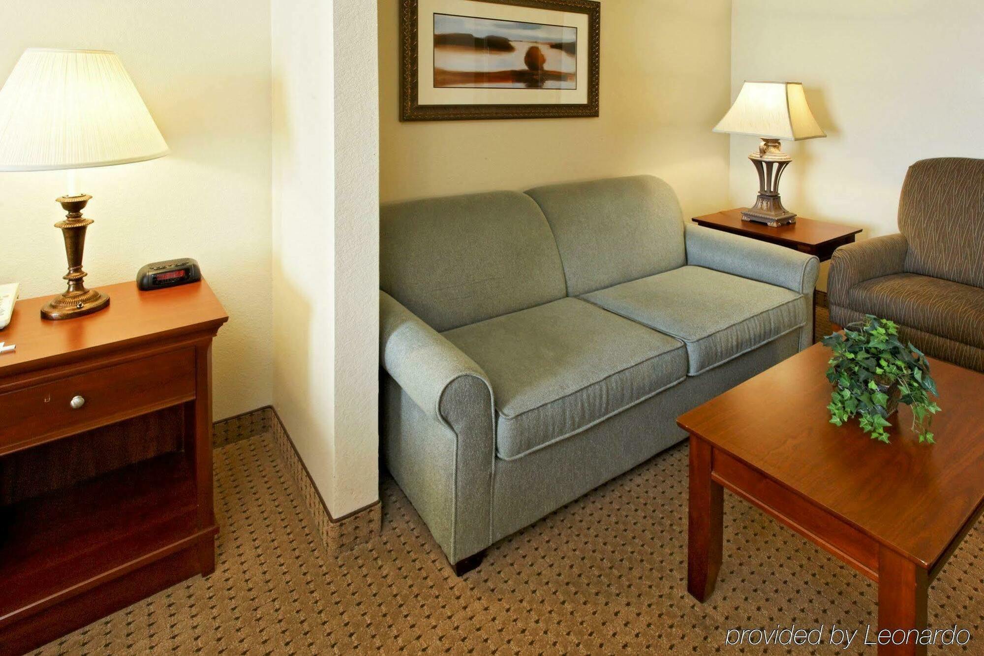 Holiday Inn Express Hotel & Suites Mansfield By Ihg Exterior photo